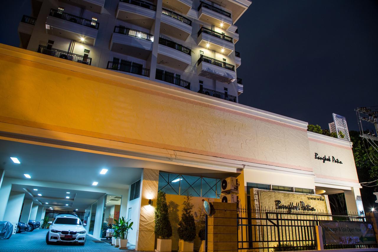 Patio Luxury Suites Bangkok Bagian luar foto
